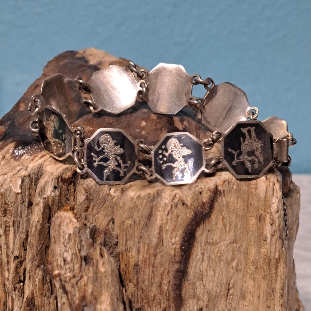 Vtg Siam Silver Nielloware octagon panel dancers bracelet w/safety clasp 7 1/4"